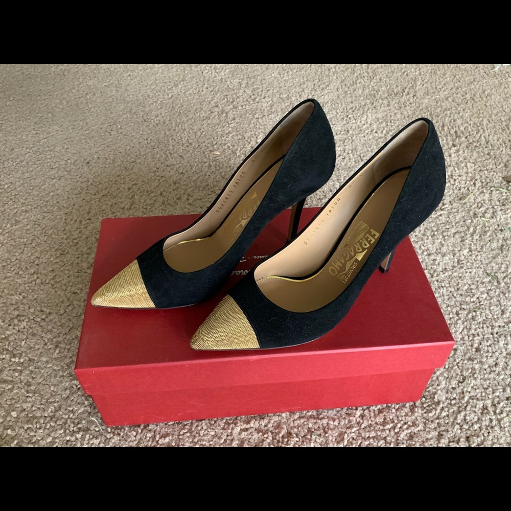 Salvatore Ferragamo More Suede Chain Cap-Toe Pump